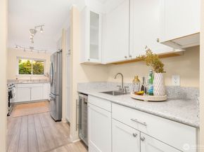 13279 15th Avenue NE B20, Seattle WA 98125