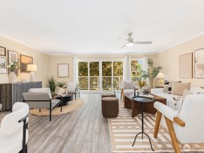 13279 15th Avenue NE B20, Seattle WA 98125