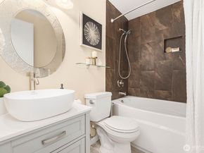 13279 15th Avenue NE B20, Seattle WA 98125