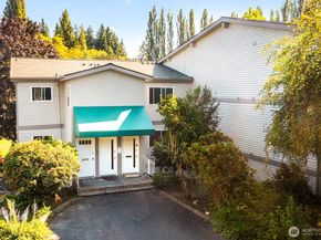 13279 15th Avenue NE B20, Seattle WA 98125