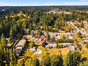 13279 15th Avenue NE B20, Seattle WA 98125