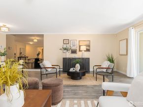 13279 15th Avenue NE B20, Seattle WA 98125