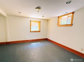 3411 22nd Avenue W, Seattle WA 98199