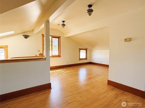 3411 22nd Avenue W, Seattle WA 98199