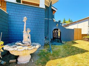 3411 22nd Avenue W, Seattle WA 98199