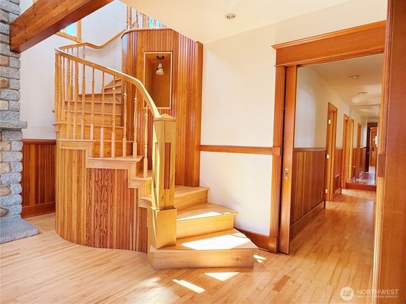 3411 22nd Avenue W, Seattle WA 98199