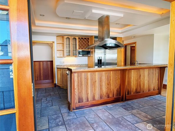 3411 22nd Avenue W, Seattle WA 98199