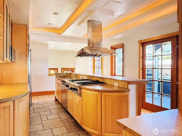 3411 22nd Avenue W, Seattle WA 98199