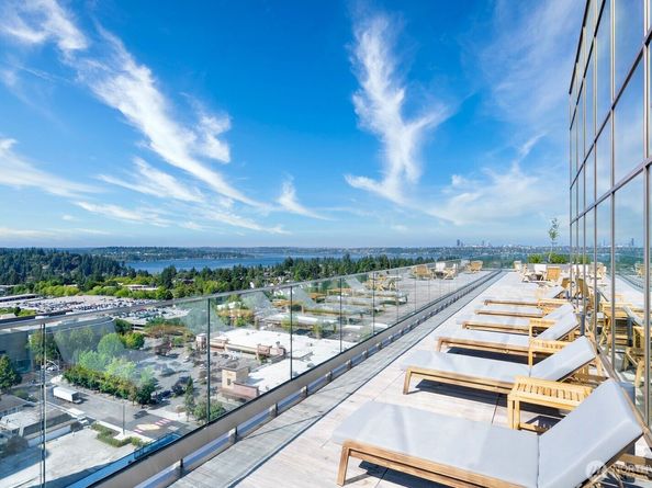10232 NE 10th Avenue 1207, Bellevue WA 98004