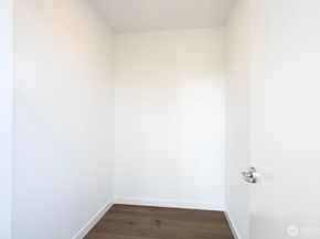 10232 NE 10th Avenue 1207, Bellevue WA 98004