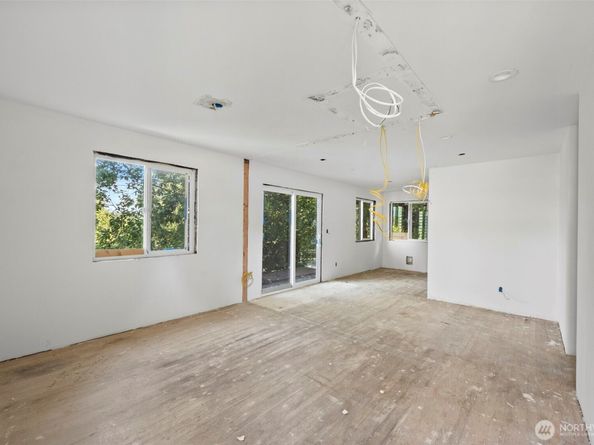 9528 9th Avenue NW, Seattle WA 98117