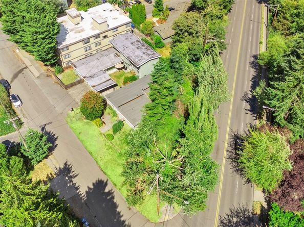 9528 9th Avenue NW, Seattle WA 98117
