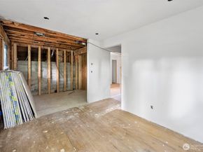 9528 9th Avenue NW, Seattle WA 98117