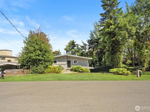 9528 9th Avenue NW, Seattle WA 98117