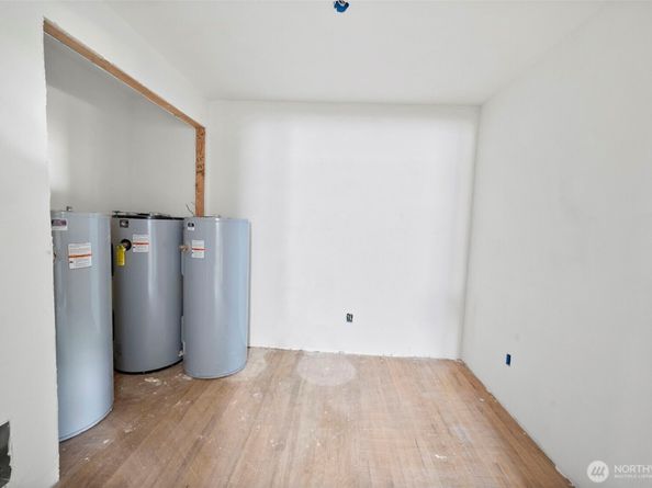 9528 9th Avenue NW, Seattle WA 98117