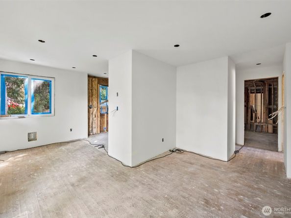 9528 9th Avenue NW, Seattle WA 98117