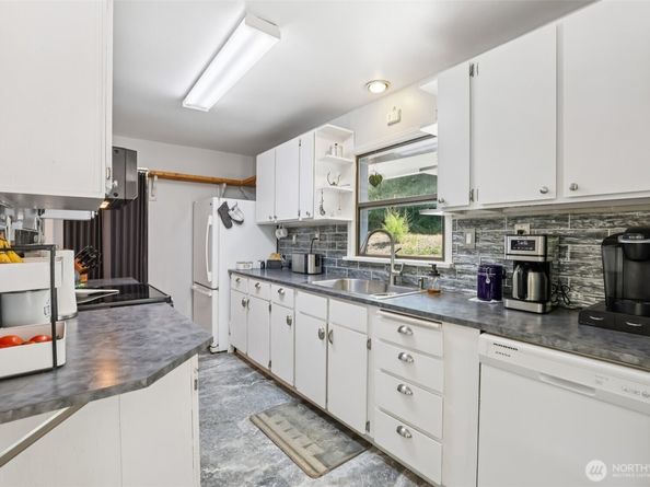 17209 W Riverside Drive, Bothell WA 98011