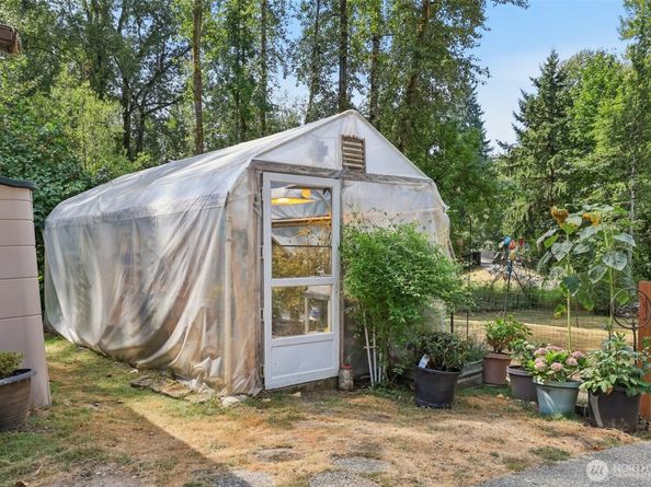 17209 W Riverside Drive, Bothell WA 98011