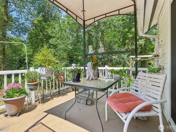 17209 W Riverside Drive, Bothell WA 98011