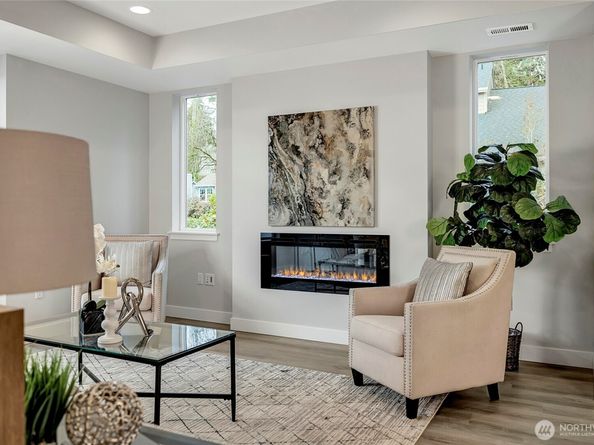 6726 NE 187th Street 102, Kenmore WA 98028