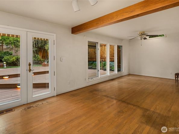 1511 Magnolia Way W, Seattle WA 98199
