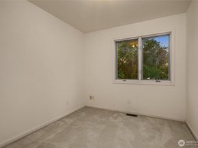 1511 Magnolia Way W, Seattle WA 98199