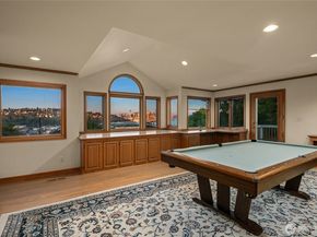 1511 Magnolia Way W, Seattle WA 98199