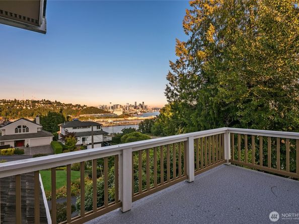 1511 Magnolia Way W, Seattle WA 98199