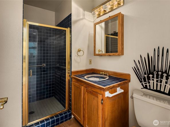 1511 Magnolia Way W, Seattle WA 98199