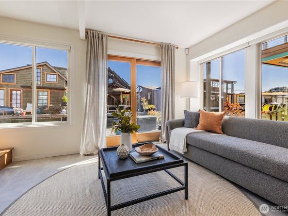 2025 Fairview Avenue E E, Seattle WA 98102