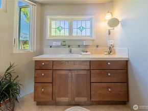 2025 Fairview Avenue E E, Seattle WA 98102