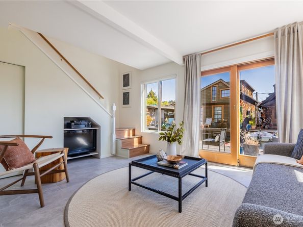 2025 Fairview Avenue E E, Seattle WA 98102