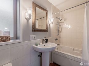 2025 Fairview Avenue E E, Seattle WA 98102