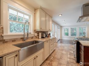 15518 76th Pl NE, Kenmore WA 98028
