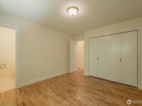15518 76th Pl NE, Kenmore WA 98028