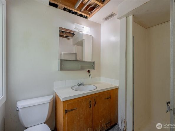 15518 76th Pl NE, Kenmore WA 98028