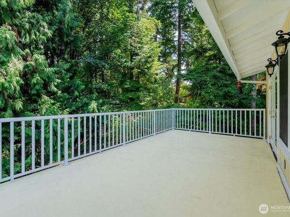 15518 76th Pl NE, Kenmore WA 98028