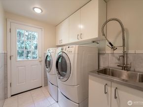 15518 76th Pl NE, Kenmore WA 98028