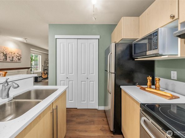 26016 106th Place SE F103, Kent WA 98030