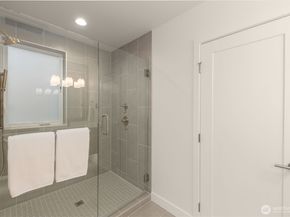 4300 NE 52nd Street, Seattle WA 98105