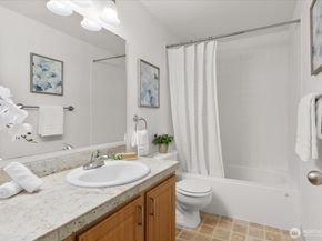 10018 NE 127th Place B109, Kirkland WA 98034