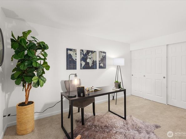10018 NE 127th Place B109, Kirkland WA 98034