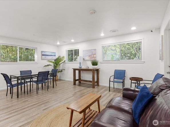 10018 NE 127th Place B109, Kirkland WA 98034