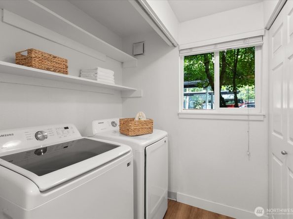 10018 NE 127th Place B109, Kirkland WA 98034