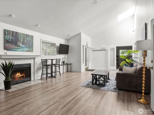 10018 NE 127th Place B109, Kirkland WA 98034