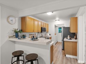 10018 NE 127th Place B109, Kirkland WA 98034