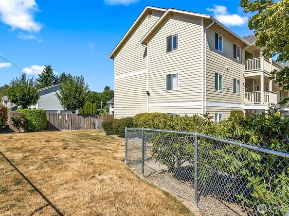 9727 18th Ave W B202, Everett WA 98204