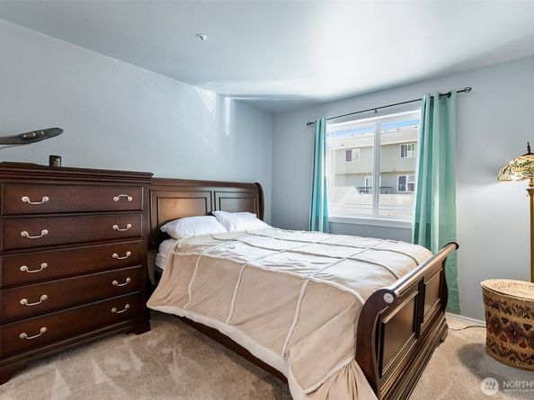 9727 18th Ave W B202, Everett WA 98204