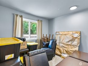 9727 18th Ave W B202, Everett WA 98204