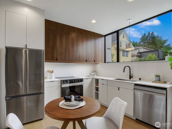 3818 36th Avenue W, Seattle WA 98199